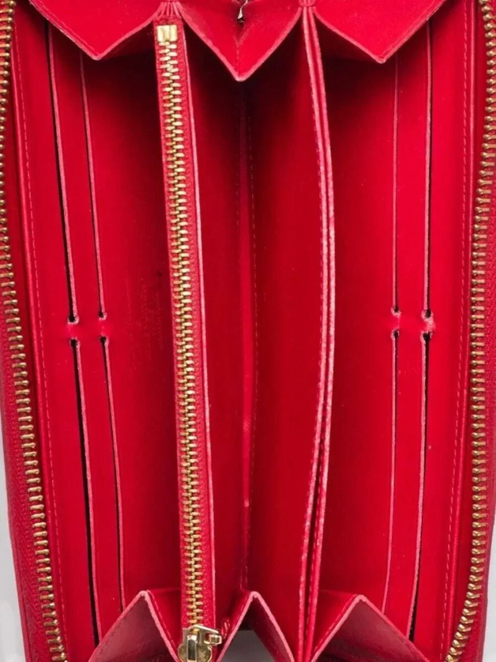 Louis Vuitton Limited Edition Yayoi Kusama Red Monogram Vernis Dots Zippy Wallet